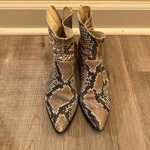 Steve Madden snake skin leather booties size 6.5